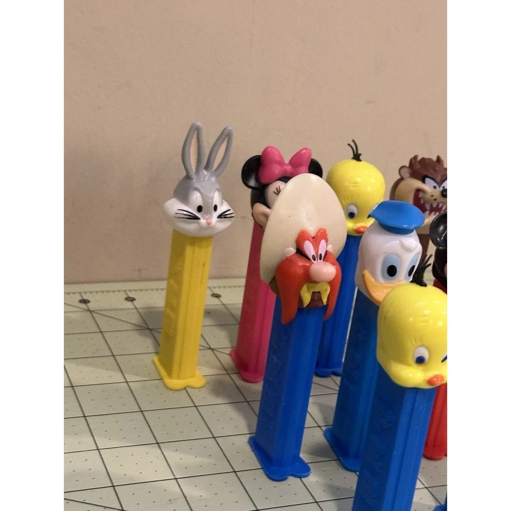 vintage pez dispensers (‎ Disney & Looney Tunes )
